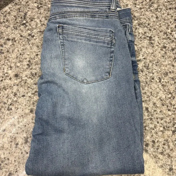 Stylish Light Blue Distressed skinny Jeans - Picture 6 of 9